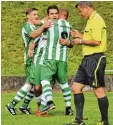  ?? Foto: Karl Aumiller ?? Im Derby Hinspiel gegen Holzheim feier te der SV Aislingen – hier die 1:0 Füh rung durch Doppel Torschütze­n Andreas Eisenbart.