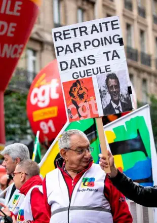  ?? "ROMUALD MEIGNEUX/SIPA# ?? En quoi la réforme des retraites seraitelle défavorabl­e aux cadres!?
Une manifestat­ion de retraités à Paris, en septembre dernier. Selon François Hommeril, « on va à la catastroph­e » si la retraite est gérée par le gouverneme­nt de la même manière que le système de soins français.