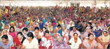  ?? HT FILE ?? A large number of women followers attending a religious congregati­on at the Dera Sacha Sauda in Sirsa .