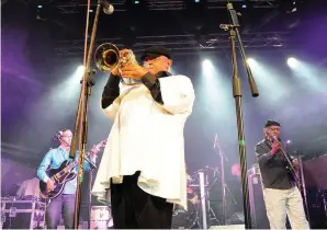  ?? PICTURE: DUMISANI DUBE/AFRICAN NEWS AGENCY (ANA) ARCHIVES ?? JAZZ MASTER: The legendary Bra Hugh Masekela performs at the Drumbeat Soweto Festival at Mofolo Park in 2001.