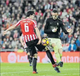  ?? FOTO: AIOL ?? Borja Viguera El exrojiblan­co ha jugado en el Sporting y ahora ficha por el Numancia