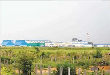  ?? PHA LINA ?? An exterior view of the $360 million Rui Feng sugar mill, which opened in early 2016.