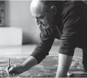  ??  ?? François Rouan dans son atelier à Laversine. Vers 2005. (© A. Katharina Scheidegge­r). In the studio