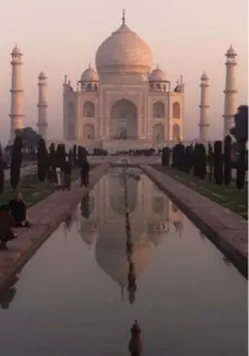  ?? STEVE RUSSELL/TORONTO STAR ?? The Taj Mahal in Agra is most beautiful at sunrise or sunset.