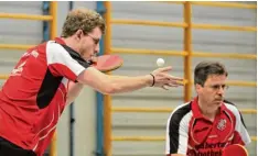  ?? Foto: Andreas Lode ?? Westheims Youngster Markus Vihl (links) gewann beim 9:7 gegen Altdorf zwei Einzel und mit Norbert Schölhorn (rechts) auch zwei Doppel.