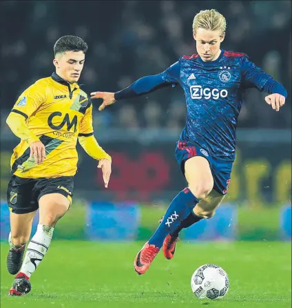  ?? FOTO: EFE ?? Frenkie de Jong, de 21 años, tiene entre ceja y ceja cumplir su objetivo de jugar en el FC Barcelona