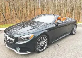  ?? STAFF PHOTO BY MARK KENNEDY ?? The Mercedes-Benz S550 cabriolet is the pinnacle of the carmakers' art.