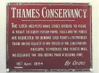  ?? PHOTOS: NICOLA LISLE 2022 ?? The Thames Conservanc­y sign from the Clifton Lock display.