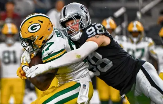 ?? DAVID BECKER/ASSOCIATED PRESS ?? The Raiders’ Maxx Crosby (98), the reigning AFC defensive player of the week, led the NFL in tackles for loss last year.