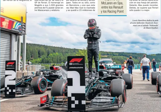  ??  ?? Lewis Hamilton dedica la pole al actor fallecido Chadwick Boseman con el saludo ‘Wakanda’ de Black Panther.