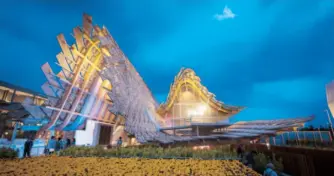  ??  ?? Moderno Pabellón de China en la Expo Milano 2015.
