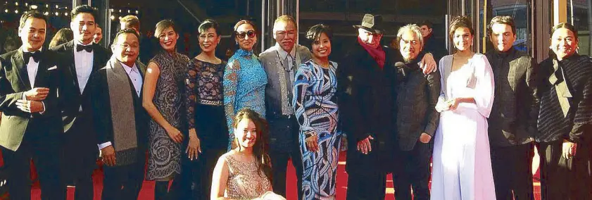  ??  ?? Freezing weather, sunny smiles: The cast and crew walking the red carpet at the opening of the Berlin Film Festival. In photo are director Lav Diaz, executive producer Paul Soriano, Alessandra de Rossi, the author Hazel Orencio, Bianca Balbuena, Angel...