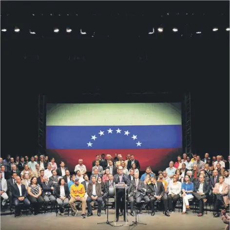  ?? FOTO: REUTERS ?? ►► El presidente de la Asamblea Nacional, Julio Borges, durante un encuentro opositor en Caracas.