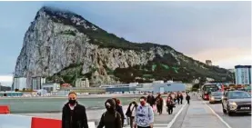  ?? REU ?? Zwischen Spanien und Gibraltar gibt es jährlich rund 30 Mio. Grenzübert­ritte.