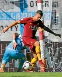  ??  ?? Pellegrini le anotó el primero a los biancocele­sti con un golazo de 'taquito'.