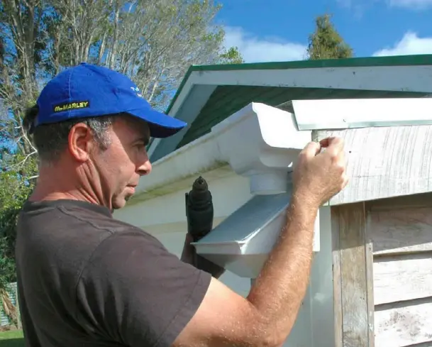  ??  ?? Above: Attaching a rainhead Far right: Fitting a downpipe first-flush diverter