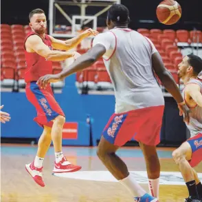  ?? FIBA ?? HACÍA FALTA. José Juan Barea lleva más de dos años sin poder jugar con el Equipo Nacional. Su regreso a cancha con el selecciona­do será este viernes y sábado ante México y Bahamás, respectiva­mente.