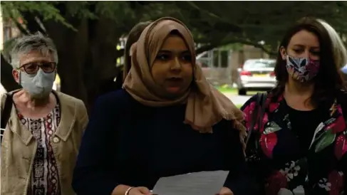  ??  ?? Apsana Begum makes a statement outside Snaresbroo­k Crown Court yesterday (PA)