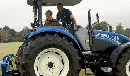  ?? SUPPLIED ?? Don Smitstra shows his tractor driving abilities. He and team mate Rory Mclaren placed second in the Ag-Teen agricultur­e competitio­n.