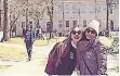  ?? FOTO: KNECHTEN ?? Linda Knechten und ihre Cousine zu Besuch in Harvard.