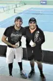  ??  ?? Luis Pablo Pechir
y Alexis Carlos se consagraro­n monarcas en parejas del Grand Slam 2017 de Monterrey.