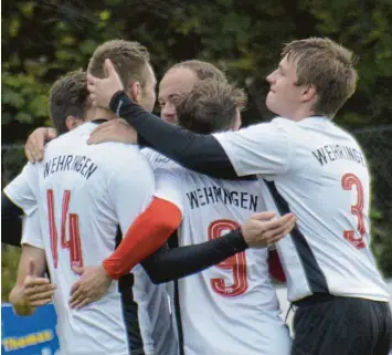  ?? Foto: Reinhold Radloff ?? Groß war der Wehringer Jubel kurz vor Spielende gegen Schwabegg in einer nicht gerade hochklassi­gen Kreisliga Partie. Gegner Westheim dürfte am Sonntag die härtere Nuss darstellen als die Hanwalter Truppe.