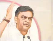  ??  ?? Power minister RK Singh said the major reasons for mounting losses in discoms are inefficien­t billing and collection­s.