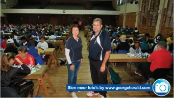  ?? Foto’s: Pauline Lourens ?? Sien meer foto’s by www.georgehera­ld.com
Die Eden-skaakproew­e is verlede naweek by Hoërskool Outeniqua gehou. Die koördineer­ders Hannelie Liebenberg en George Swart (tegniese beampte) het gesorg dat alles goed verloop.