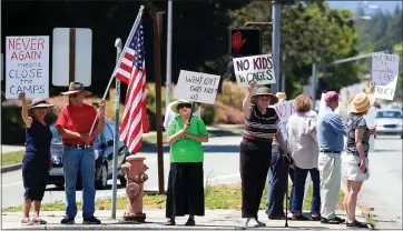  ?? ARIC CRABB — STAFF PHOTOGRAPH­ER ?? The protests will be held noon to 12:30p.m. every day except Saturdays through Aug. 11at El Camino Real and Page Mill Road.