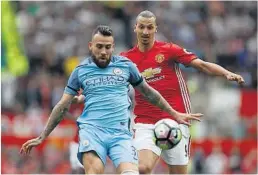  ??  ?? Manchester Citys Nicolas Otamendi og Manchester Uniteds Zlatan Ibrahimovi­c skal ut i nye dueller.