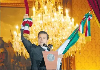  ?? /DIEGO SIMÓN SÁNCHEZ ?? Enrique Peña Nieto en 2017, reunido con habitantes en Cintalapa, Chiapas, adelantó el Grito de Independen­cia