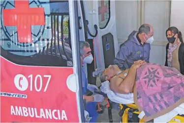 ?? PHOTOS: MARCELO DUBINI ?? Miguel Arias is transferre­d to hospital after being shot at a campaign rally on Thursday night.