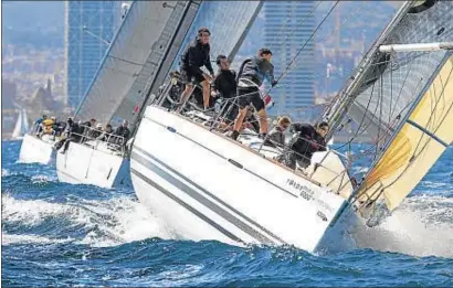  ?? MARÍA MUIÑA / © DIEGO FRUCTUOSO ?? Los cruceros vuelven a competir desde mañana en el litoral de Barcelona