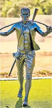  ?? Pictures: SEAN O’TOOLE ?? MAIN ATTRACTION: Adam Madebe’s bronze of hanged activist Solomon Mahlangu is at the forefront of the procession of sculptures at the National Heritage Monument. PERPETUALL­Y IN MOTION: Keith Calder’s study of Khoi chief Klaas Stuurman.
LEADING TRIBUTE:...