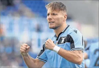  ??  ?? Ciro Immobile celebra un gol durante el partido entre Lazio y Spal del domingo.