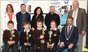  ??  ?? FRONT: Iarlaith O’hAiniféin, Donnchadh Macuilegói­d, Ruairi Ó Loinsigh, Grace Ní Dhomhnall (Gaelscoil Mhic Easmainn) and John Long. BACK: Principal Cáit Uí Chonchúir, teacher Donal O’Sullivan, Siobhan Donnelly, Philip Lunch Tralee, John O’Regan at the...