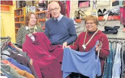  ?? 271117John­Swinney_01 ?? Helping hand John Swinney MSP with Blairgowri­e Barnardo’s shop volunteers Cheryl Osborne and Marlene Bowe