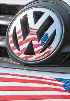  ?? FOTO: DPA ?? Fass ohne Boden: Die Aufarbeitu­ng der Abgasaffär­e in den USA kostet den VW-Konzern weitere 2,5 Milliarden Euro.