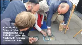  ?? PHOTO: EUROPEAN JEWISH PRESS ?? Community: Student Ethan Bergman (far left), Rabbi Margolin, Ms Suchowski--Sluszny and Mayor Close