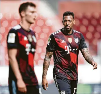  ?? Foto: Thorsten Wagner, Witters ?? Frustriert­e Mienen bei Benjamin Pavard (links) und Boateng. Die Partie in Mainz lief für den FC Bayern so schlecht, dass die ge‰ plante Meisterfei­er vertagt werden musste.