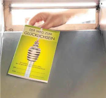  ?? FOTO: ?? „Der Weg zum Glücklichs­ein“ist vermehrt in Tuttlinger Briefkäste­n gelandet. Herausgebe­r ist die Scientolog­y. Dies ist aber nicht einfach zu erkennen.