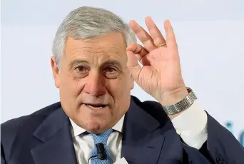  ?? ?? Gli incarichi Antonio Tajani, 68 anni, eurodeputa­to, vicepresid­ente di Forza Italia e del Partito popolare europeo