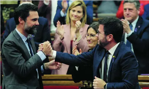  ?? EFE ?? Roger Torrent saluda al presidente de la Generalita­t, Pere Aragonès