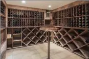  ?? FOTO: DOUGLAS ELLIMAN ?? Og der vil være mulighed for at byde gæsterne på et tempereret glas vin.
