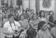  ??  ?? Algunos asistentes a la charla sobre prevención de embarazo infantil y juvenil en el Estado y el país, anoche, en un hotel de Mérida