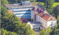  ?? FOTO: ROLF SCHULTES ?? Schrieb selbst in der größten Krise schwarze Zahlen: Das Krankenhau­s in Bad Waldsee hat eine Internisti­sche Station und eine sehr lukrative Abteilung für Endoprothe­tik.