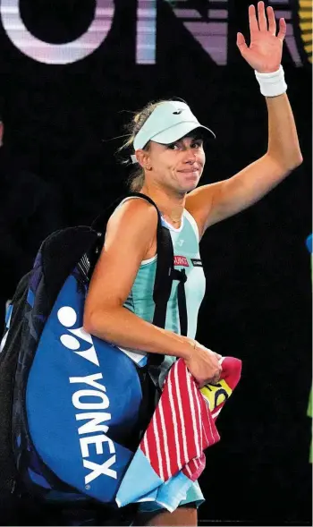  ?? FOT. AARON FAVILA / AP ?? •
Magda Linette po wczorajszy­m półfinale Australian Open z Aryną Sabalenką