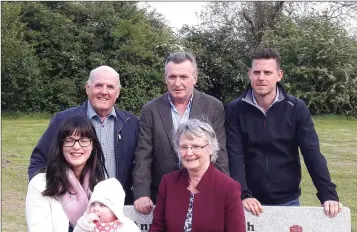  ??  ?? Members of the Kelly and Boland families at Blessingto­n Lakes Golf Club.