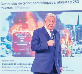  ?? ?? RESPUESTA. El presidente López Obrador, al revisar la prensa de ayer, en la mañanera.