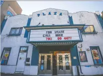 ?? AZIN GHAFFARI ?? The family that owns the Plaza Theatre in Kensington is hoping an arts organizati­on will lease the facility and keep it running.